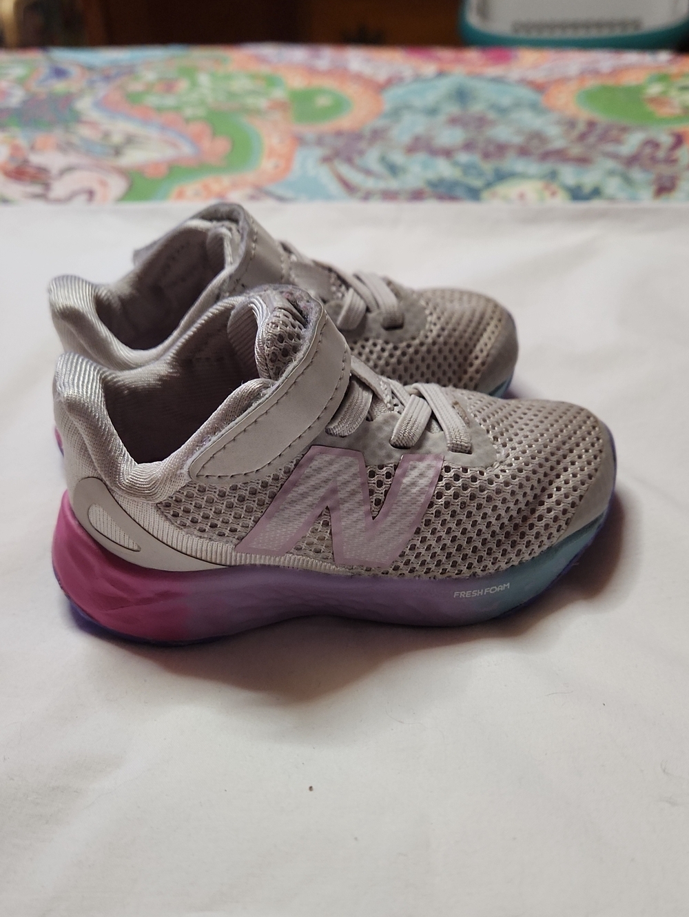 toddler NEW BALANCE Sz4 Fresh Foam ,velcro Closer Baby Shoes